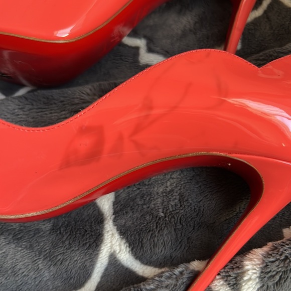 Christian Louboutin heels - Picture 3 of 7